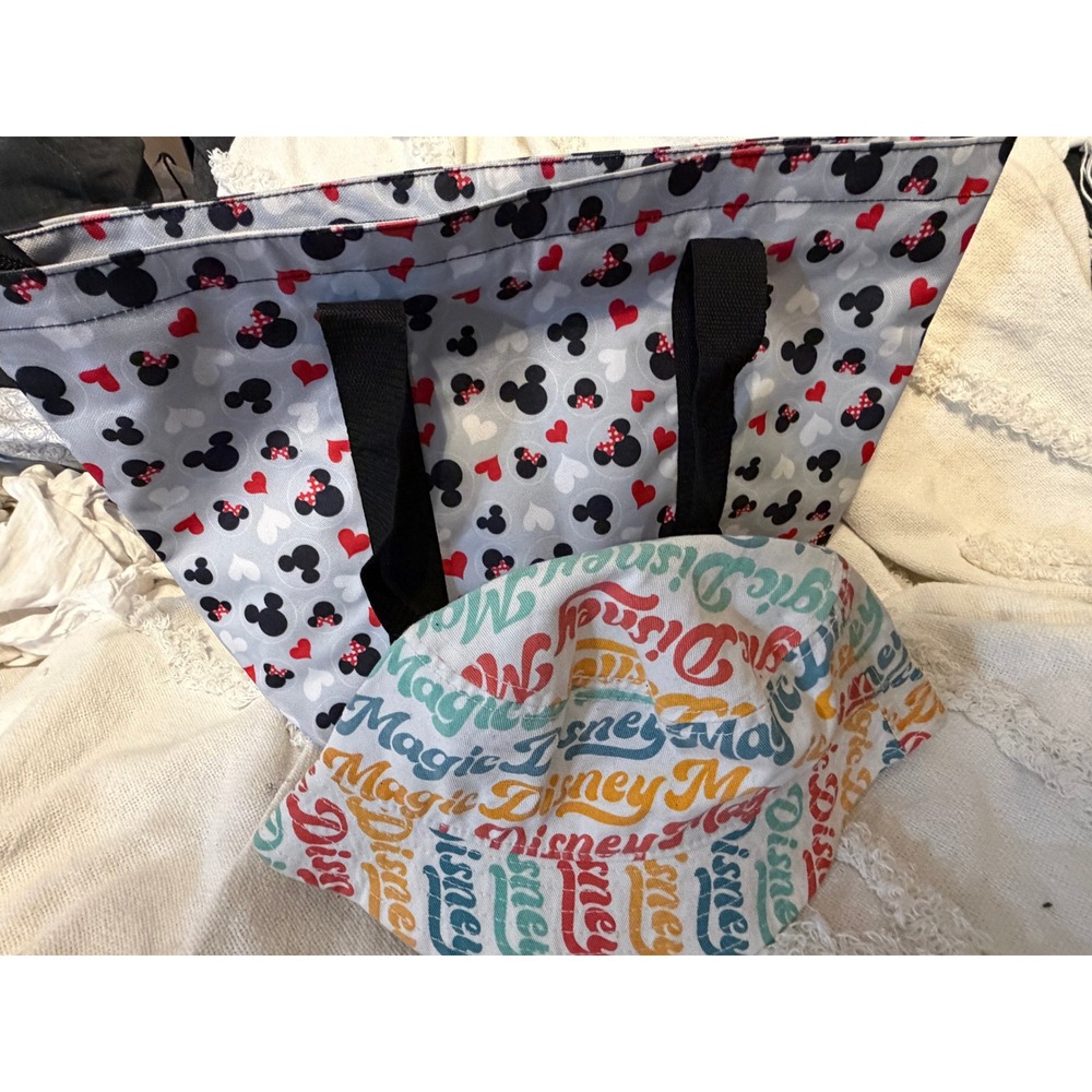 Disney Parks Minnie Mouse Heart Tote Bag and Magic Disney Script Bucket Hat‎ Set